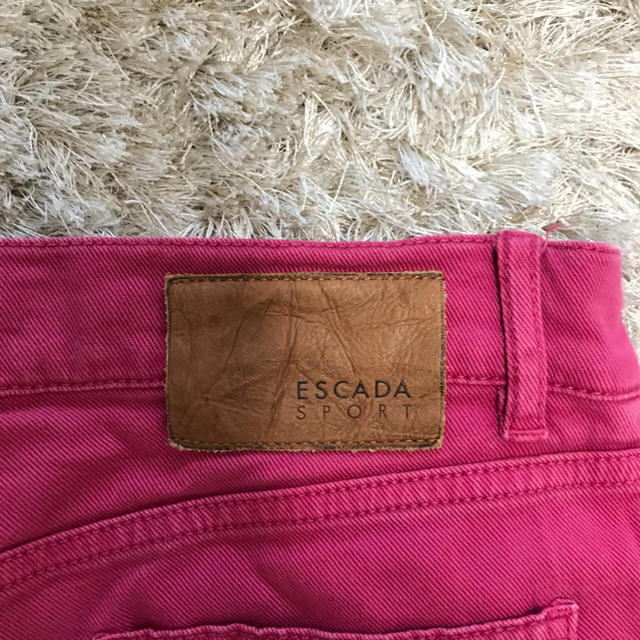 ESCADA(エスカーダ)のESCADA パンツ レディースのパンツ(デニム/ジーンズ)の商品写真