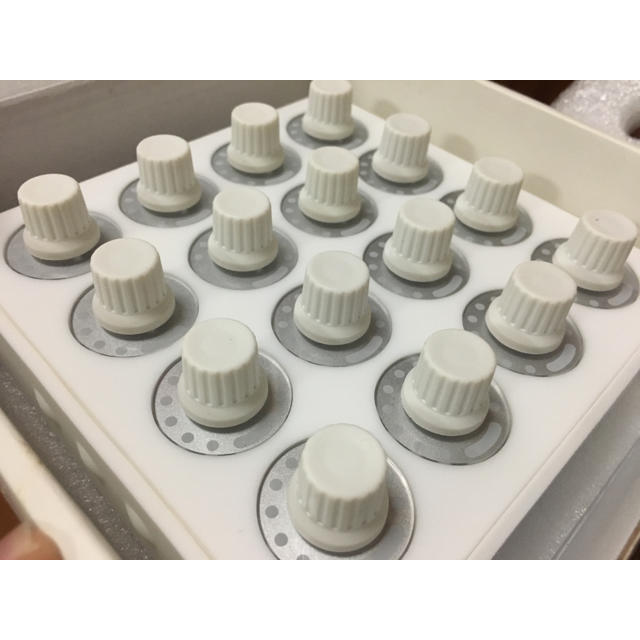 【未使用新品】DJTT Midi Fighter Twister  楽器のDTM/DAW(MIDIコントローラー)の商品写真