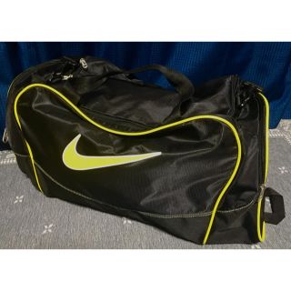 ナイキ(NIKE)のNIKE ボストンバッグ(ボストンバッグ)