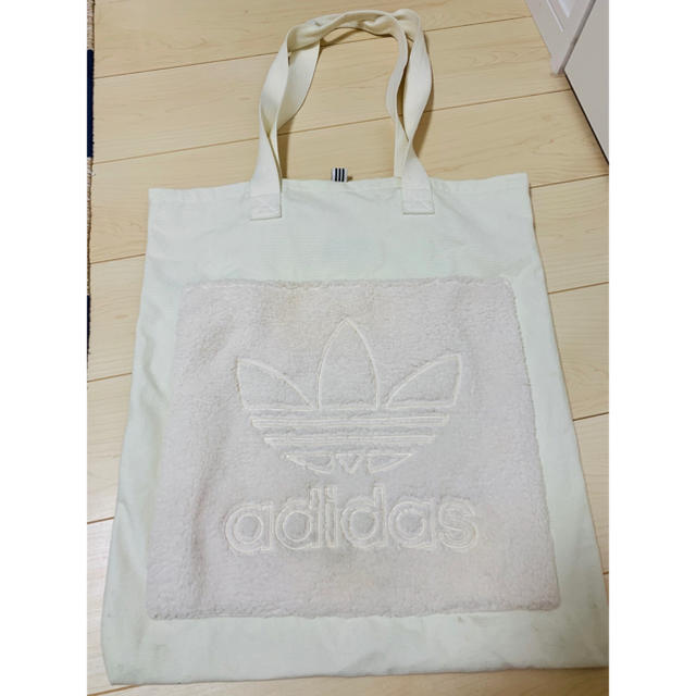 adidas(アディダス)のadidas originalsトートバック レディースのバッグ(ショルダーバッグ)の商品写真