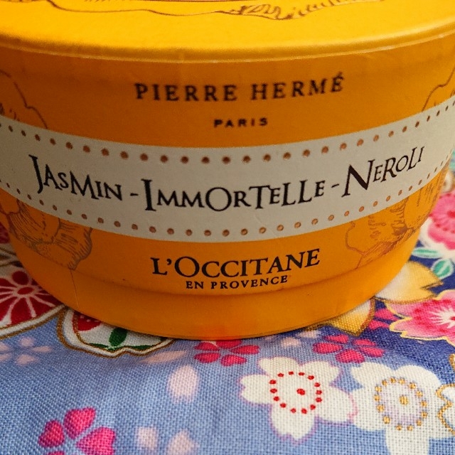 L'OCCITANE(ロクシタン)の【新品】ロクシタン ジャスミン ネロリシマーリングパウダー コスメ/美容のボディケア(その他)の商品写真