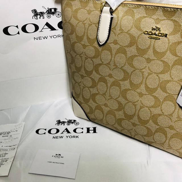 【新品】COACH トートバッグ ライトカーキー/チョーク