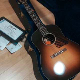 ギブソン(Gibson)の早者勝！Gibson AJ Red spruce Elite 世界65本限定 (アコースティックギター)