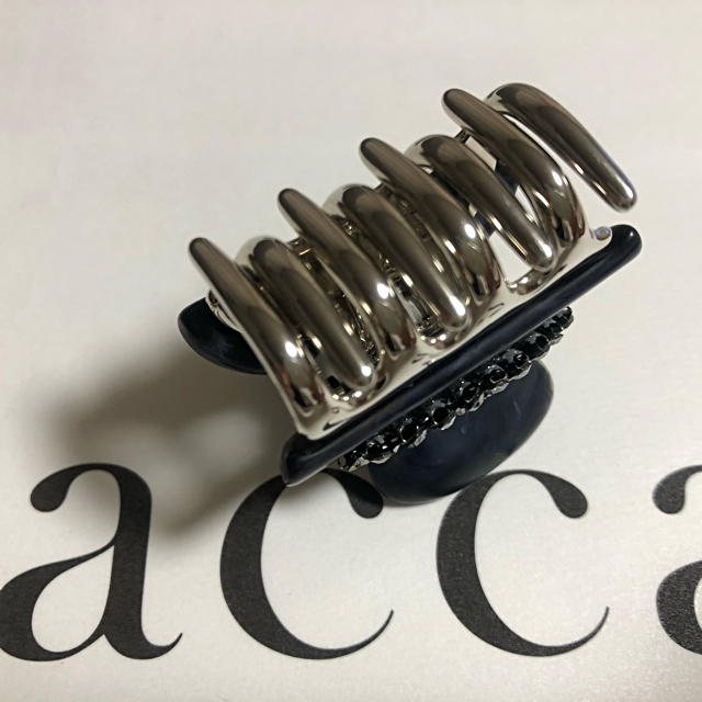 acca(アッカ)のacca 25周年 クリップ クリスタルメッシュ ブルーシェイド S 小 レディースのヘアアクセサリー(バレッタ/ヘアクリップ)の商品写真