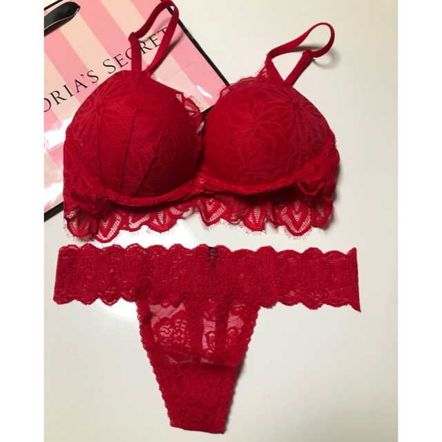 Victoria's Secret(ヴィクトリアズシークレット)の新品  ブラセット レディースの下着/アンダーウェア(ブラ&ショーツセット)の商品写真