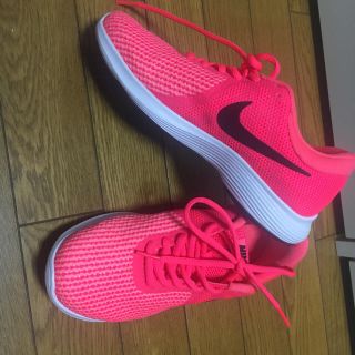 ナイキ(NIKE)の美品  23cm トレーニングシューズ(スニーカー)