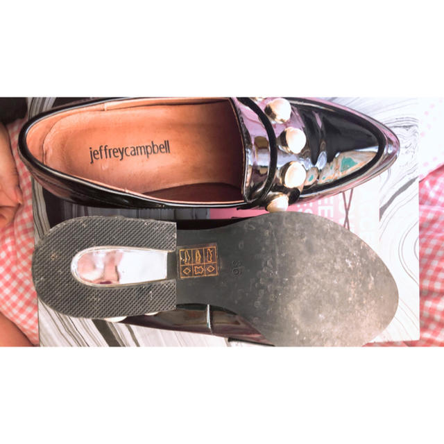 JEFFREY CAMPBELL(ジェフリーキャンベル)の〔専用〕ジェフリーキャンベル  パールローファー レディースの靴/シューズ(ハイヒール/パンプス)の商品写真
