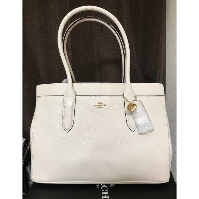 レディースコーチ 新品 coach トートバッグ 白 ハート チャーム