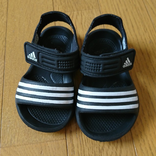 adidas(アディダス)のadidas　サンダル　 キッズ/ベビー/マタニティのベビー靴/シューズ(~14cm)(サンダル)の商品写真