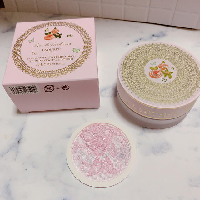 Les Merveilleuses LADUREE(レメルヴェイユーズラデュレ)の新品❤︎ ラデュレ イルミネイティングフェイスパウダー 101  コスメ/美容のベースメイク/化粧品(フェイスパウダー)の商品写真