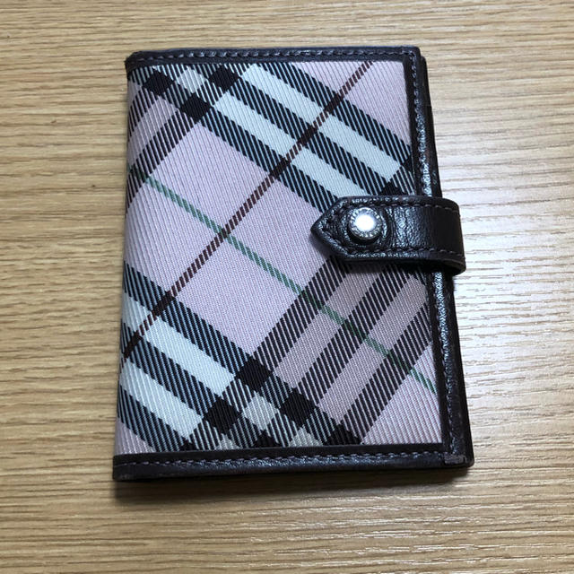 BURBERRY BLUE LABEL(バーバリーブルーレーベル)のバーバリーブルーレーベル パスケース 定期入れ IDカードホルダー レディースのファッション小物(パスケース/IDカードホルダー)の商品写真