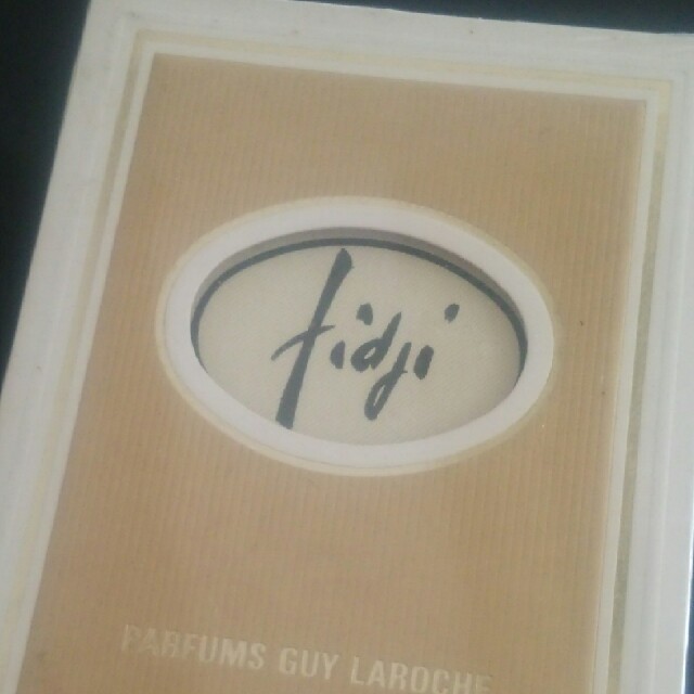 Guy Laroche(ギラロッシュ)のGUY LAROCHE 香水 fidji コスメ/美容の香水(香水(女性用))の商品写真