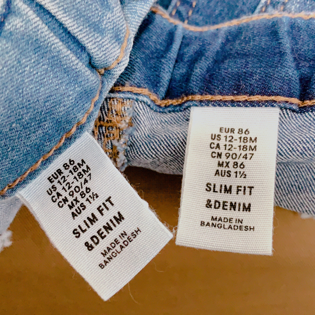 H&M(エイチアンドエム)のH&M デニムパンツ size80 キッズ/ベビー/マタニティのベビー服(~85cm)(パンツ)の商品写真