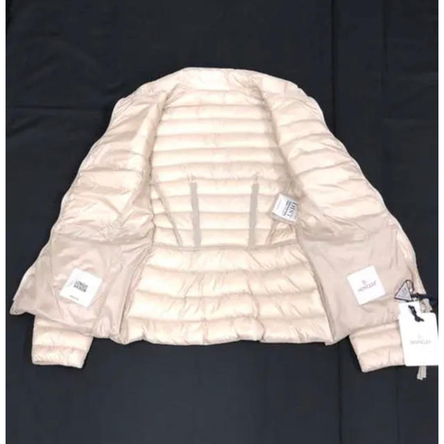 MONCLER(モンクレール)のMONCLER ライトダウンジャケット AGATE (新品未使用) レディースのジャケット/アウター(ダウンジャケット)の商品写真