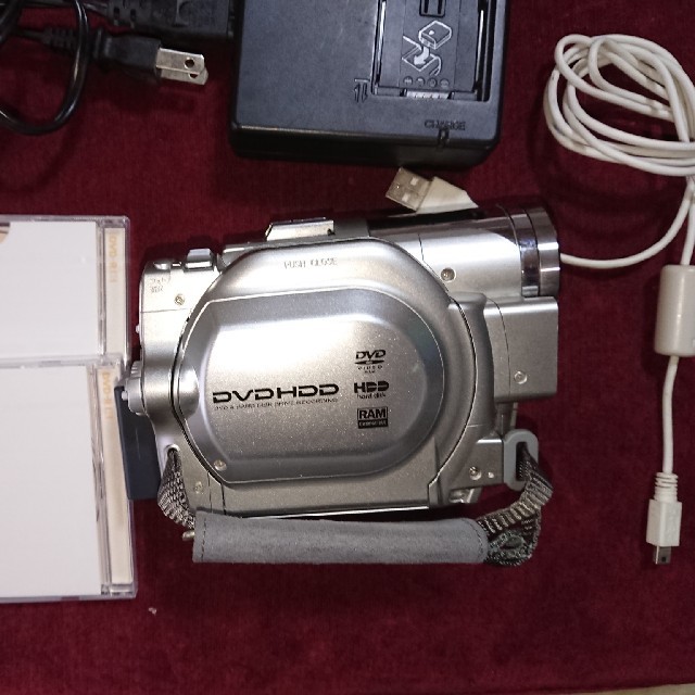 日立(ヒタチ)のDZ-HS403  日立ビデオカメラ スマホ/家電/カメラのカメラ(ビデオカメラ)の商品写真