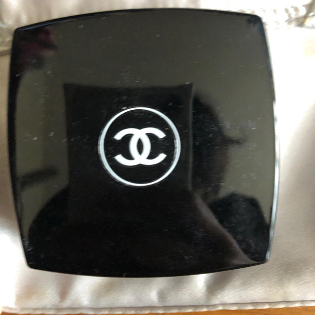 CHANEL(シャネル)のCHANEL フェイスパウダー コスメ/美容のベースメイク/化粧品(フェイスパウダー)の商品写真