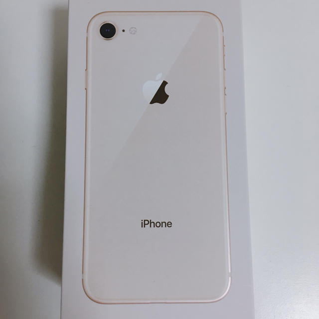 Apple(アップル)の【onebirdさん専用】iPhone 8 Gold 64 GB スマホ/家電/カメラのスマートフォン/携帯電話(スマートフォン本体)の商品写真