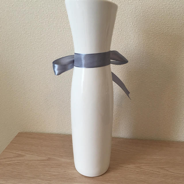 花瓶 フラワーベース リボン付き インテリア/住まい/日用品のインテリア小物(花瓶)の商品写真