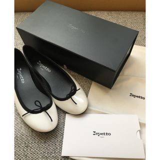 レペット(repetto)の【あさ様専用】新品 レペット パテントバレエシューズ 36.5サイズ(バレエシューズ)