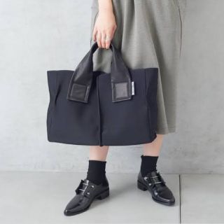 イアパピヨネ(ear PAPILLONNER)のkawakawa WETトートバッグ S 黒(トートバッグ)