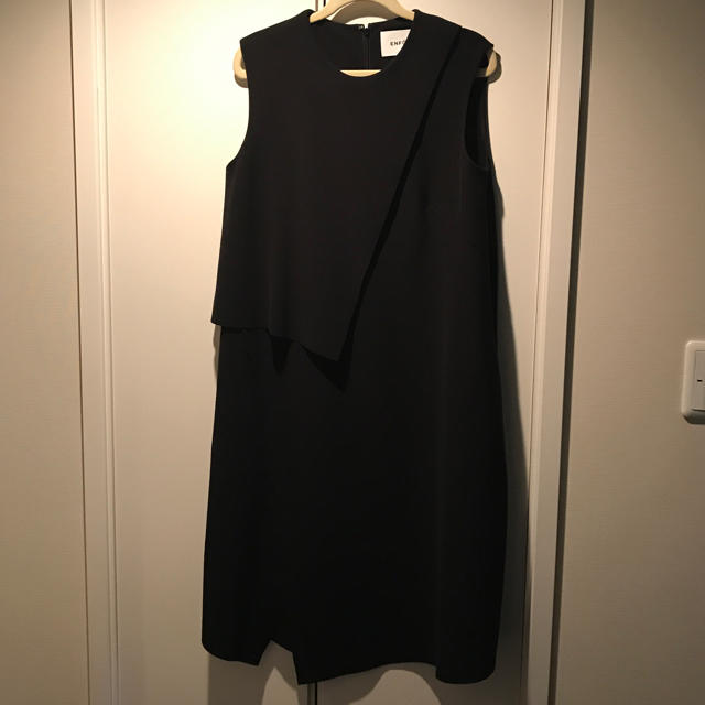 ひざ丈ワンピース美品！！ エンフォルド 17ss ストレッチ レイヤード ワンピース ブラック