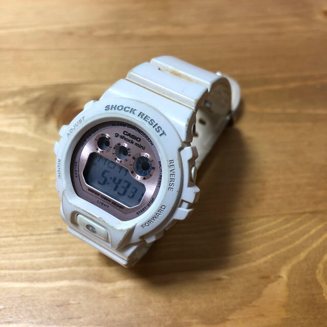 Baby-G(ベビージー)のCASIO Gショック mini 白 中古 メンズの時計(腕時計(デジタル))の商品写真