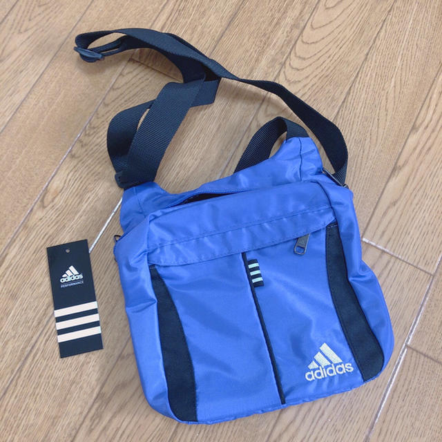 adidas(アディダス)の未使用 アディダス サコッシュ フェス レディースのバッグ(ショルダーバッグ)の商品写真