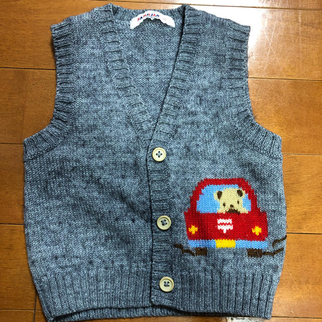 familiar(ファミリア)のfamiliar ニットベスト キッズ/ベビー/マタニティのベビー服(~85cm)(ニット/セーター)の商品写真