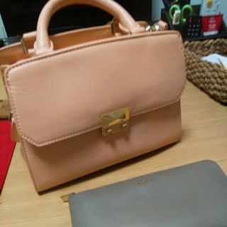 チャールズアンドキース(Charles and Keith)の【値下げ済】チャールズ＆キース　ショルダー　ハンドバッグ(ハンドバッグ)