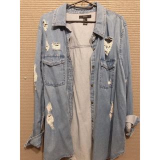 フォーエバートゥエンティーワン(FOREVER 21)のダメージデニムシャツ Forever21(Gジャン/デニムジャケット)