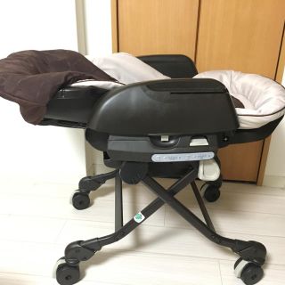 コンビ(combi)の【ひめるんるん様専用】ネムリラ オートスウィング コンビ 《価格交渉可》(ベビーベッド)