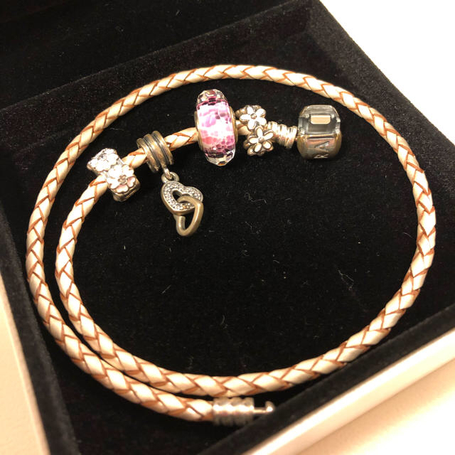 PANDORA  レザーブレスレット  ☆新品未使用品☆