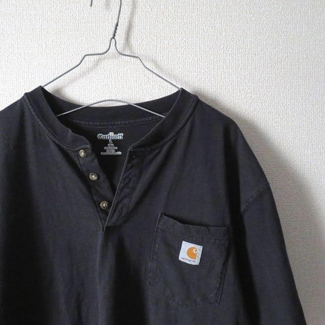 carhartt(カーハート)のcarhartt ヘンリーネック tシャツ ポケT 黒 古着 レディース  レディースのトップス(Tシャツ(半袖/袖なし))の商品写真