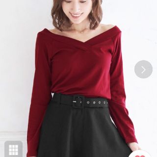 ニーナ(Nina)の新品タグ付き♡VネックTシャツ長袖カットソー

(カットソー(長袖/七分))