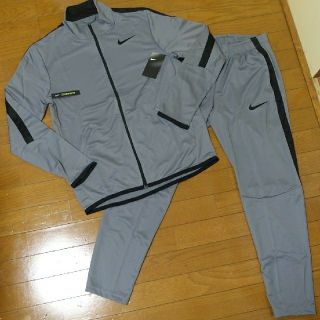 ナイキ(NIKE)のM新品 NIKE ジャージ上下セット ナイロン ジャケット パンツ トレーニング(ジャージ)