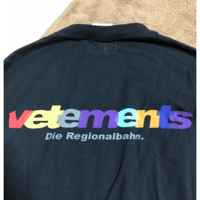 Balenciaga(バレンシアガ)のVETEMENTS ヴェトモン Ｔシャツ メンズのトップス(Tシャツ/カットソー(半袖/袖なし))の商品写真