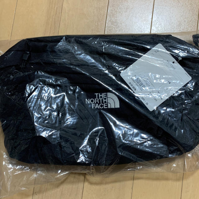 THE NORTH FACE(ザノースフェイス)のpoconosuke様専用  ノースフェイス♡スピナ♡ブラック新品未使用 メンズのバッグ(ウエストポーチ)の商品写真