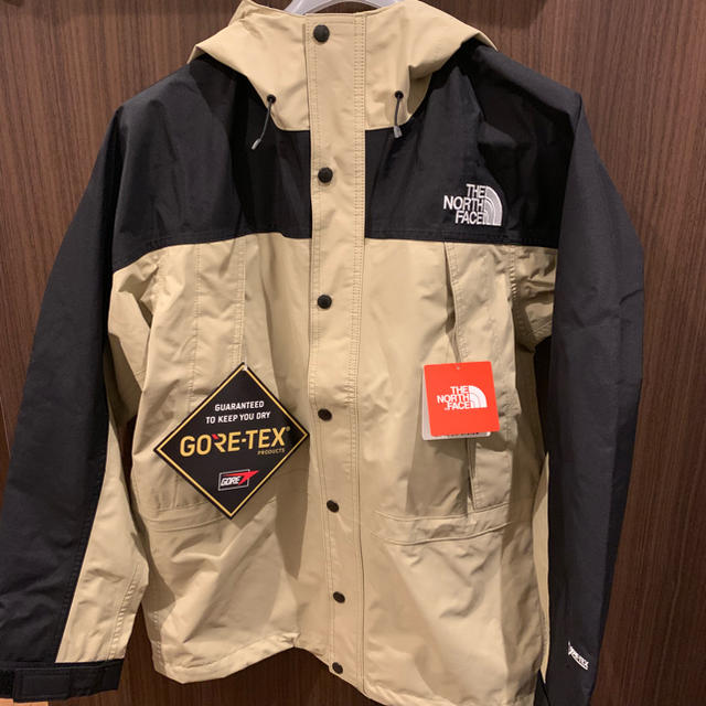 THE NORTH FACE(ザノースフェイス)のノースフェイス マウンテンライトジャケット ツイルベージュ  Ｌ メンズのジャケット/アウター(マウンテンパーカー)の商品写真