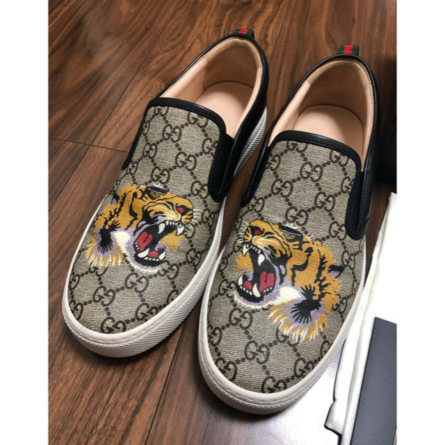 Gucci(グッチ)の送料込み GUCCI スニーカー 28.5cm 9.5 正規品 付属品完備グッチ メンズの靴/シューズ(スニーカー)の商品写真