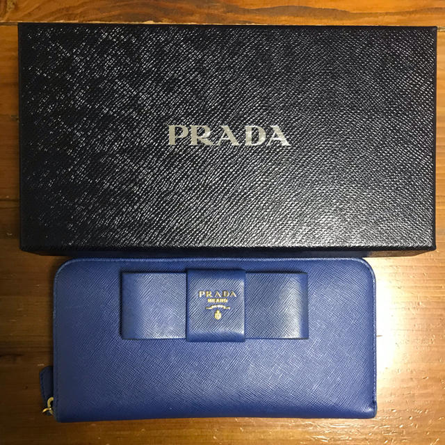 39ωPRADA プラダ ラウンドジップ長財布