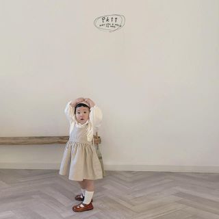 タイムセール★IKII*キッズ*エプロンワンピース*ベージュ*90〜120(ワンピース)