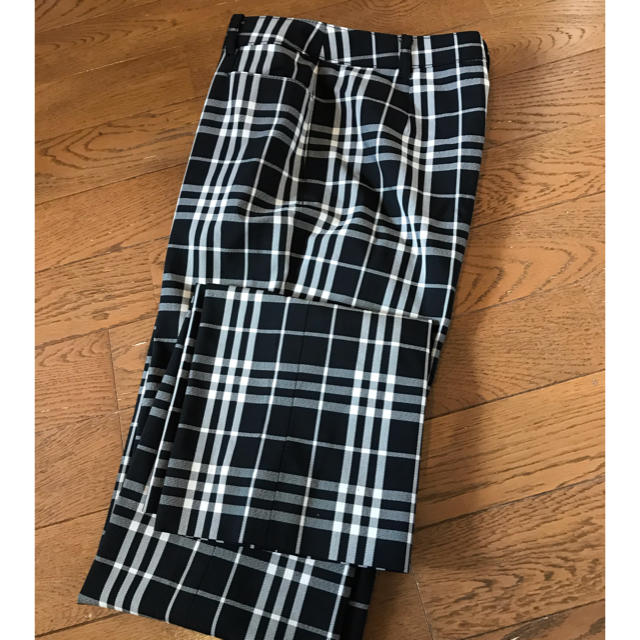 BURBERRY(バーバリー)のプードルさん専用 バーバリー   ストレッチパンツ レディースのパンツ(カジュアルパンツ)の商品写真