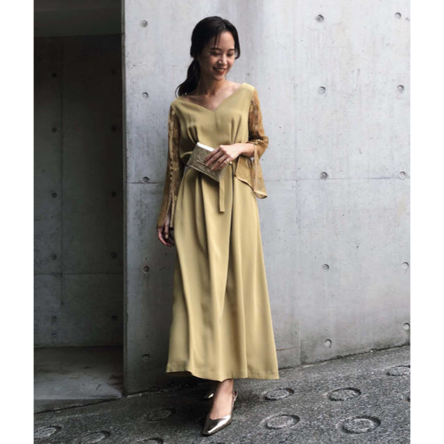 Ameri VINTAGE(アメリヴィンテージ)のLACE SLEEVE REFINED DRESS マスタード レディースのワンピース(ロングワンピース/マキシワンピース)の商品写真