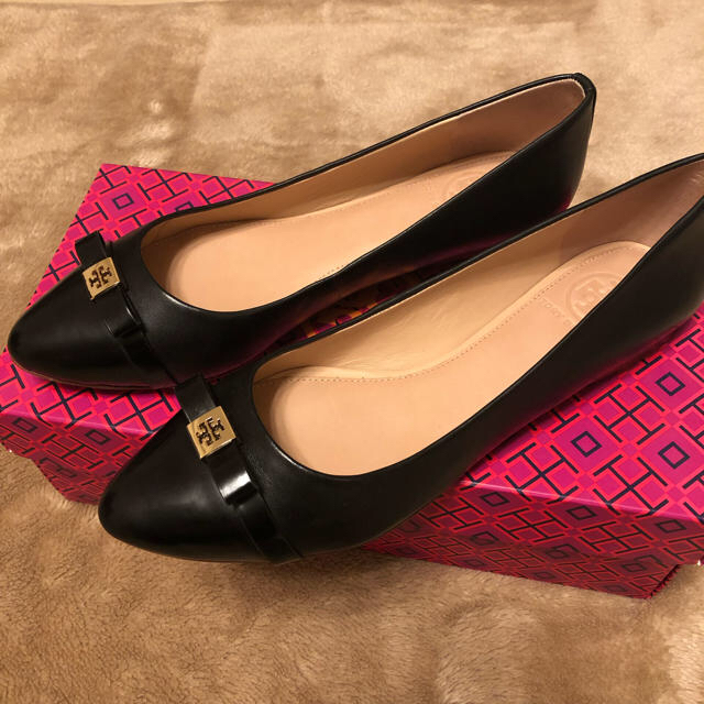 Tory Burch(トリーバーチ)の新品 トリーバーチ フラット シューズ パンプス ブラック レディースの靴/シューズ(ハイヒール/パンプス)の商品写真