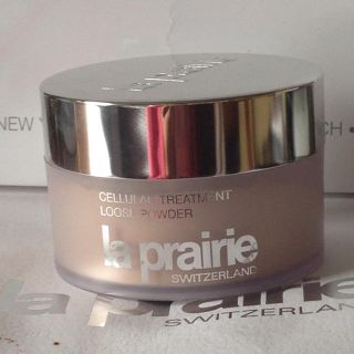 ラプレリー(La Prairie)のラプレリー  トリートメント ルースパウダー ほぼ未使用(フェイスパウダー)