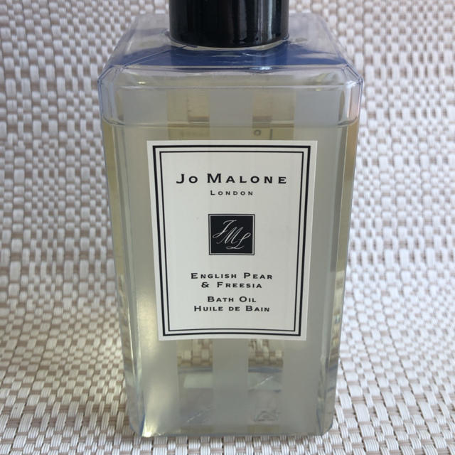 Jo Malone(ジョーマローン)のendless様専用☆ジョーマローン イングリッシュペアー&フリージア コスメ/美容のボディケア(入浴剤/バスソルト)の商品写真