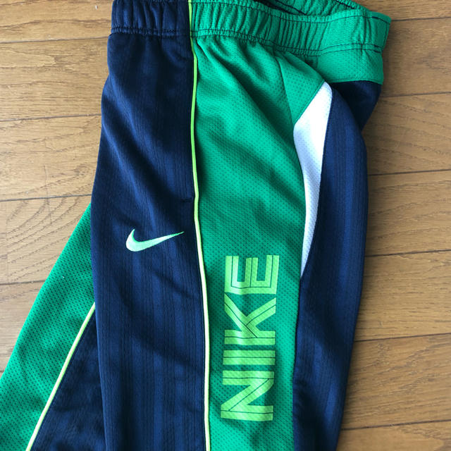 NIKE(ナイキ)のナイキ ジャージパンツ スポーツ/アウトドアのランニング(ウェア)の商品写真