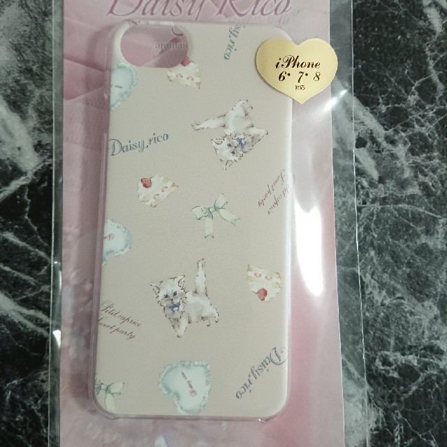 デイジーリコ ネコ アイフォンカバー スマホケース かわいい ベージュの通販 by リコ's shop｜ラクマ