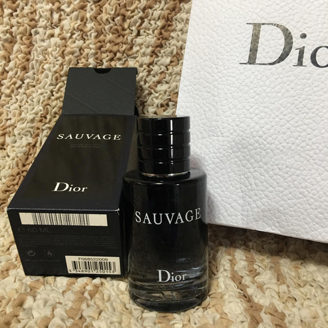 コスメ/美容Dior 香水 SAUVAGE