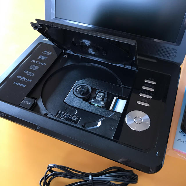 ポータブルブルーレイディスクプレーヤーAVOX APBD-1010HW ポータブルブルーレイディスクプレーヤーAVOX APBD-1010HW
